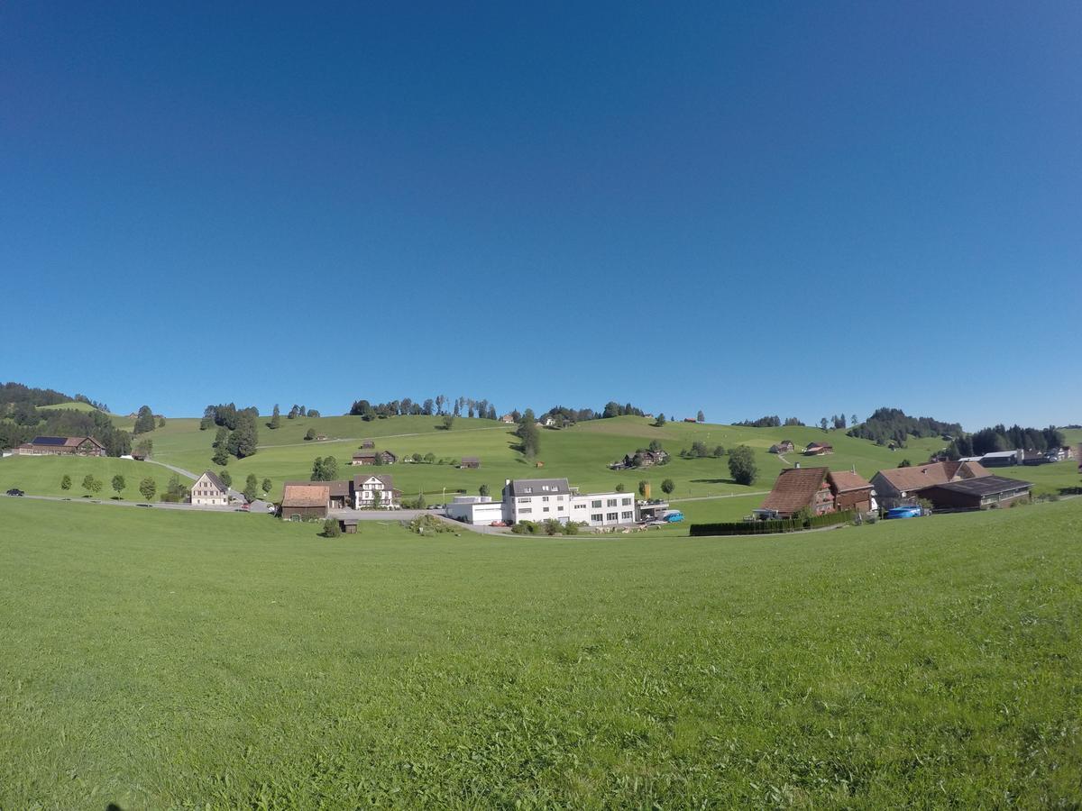 Hotel Garni Traube B&B Schwellbrunn Exterior photo