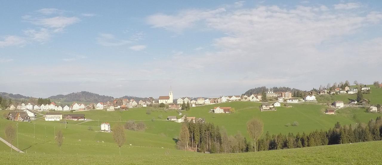Hotel Garni Traube B&B Schwellbrunn Exterior photo